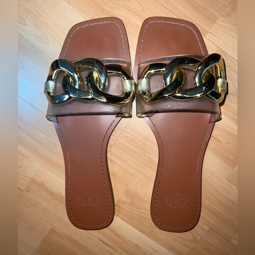 Chunky Chain Flat Slippers